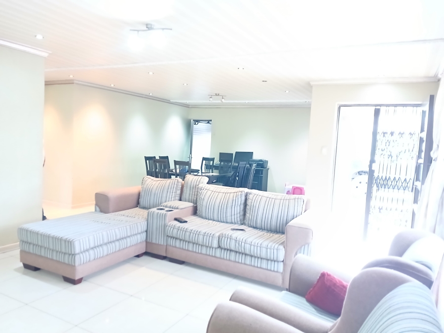 3 Bedroom Property for Sale in Flamwood North West